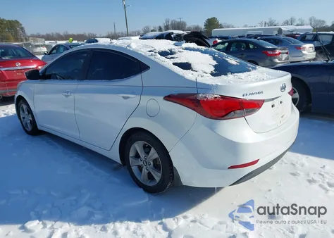 2016 Hyundai Elantra Value Edition z USA, uszkodzony, nr VIN 5NPDH4AE0GH675629